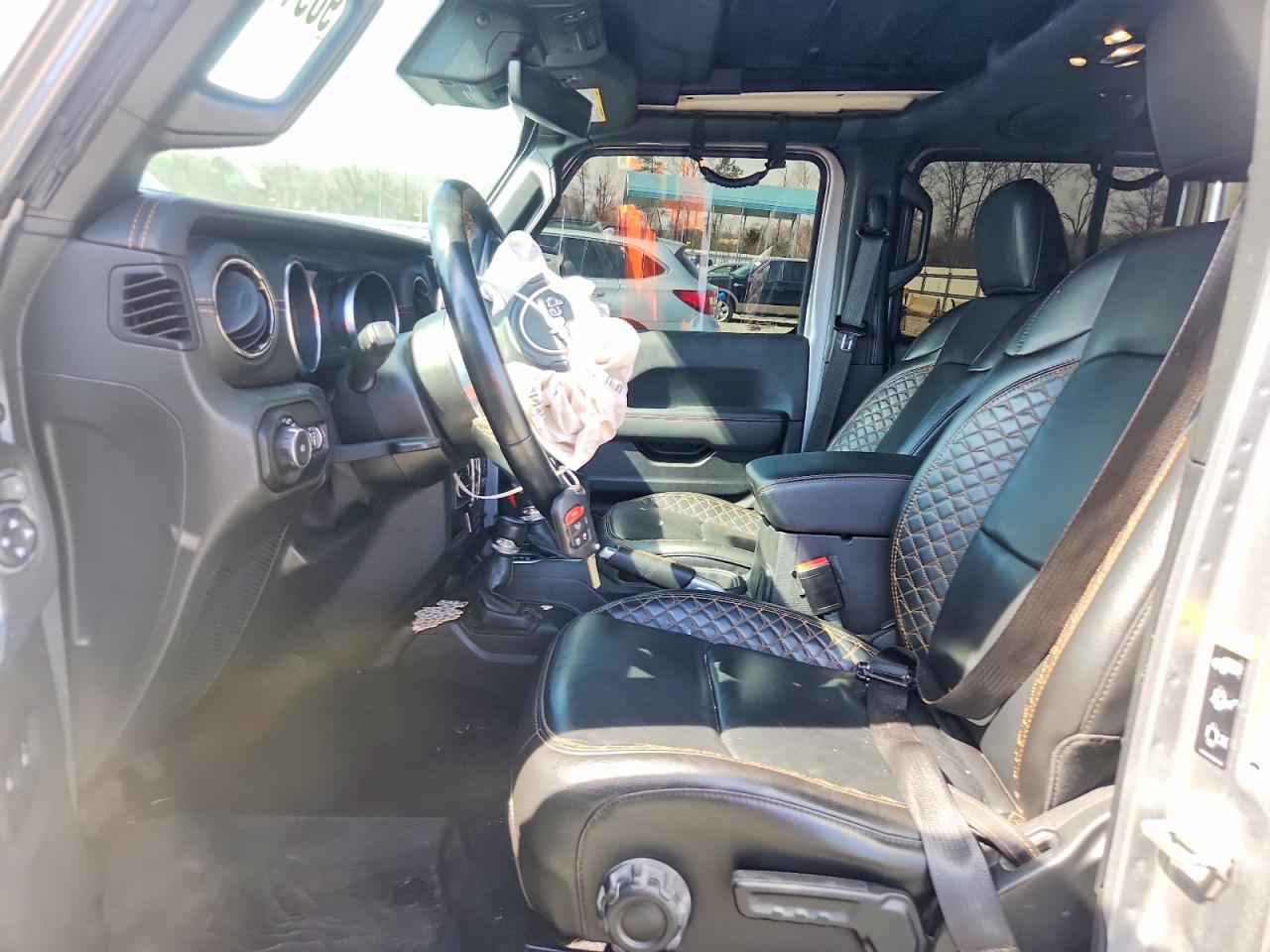 Jeep Wrangler Sahara