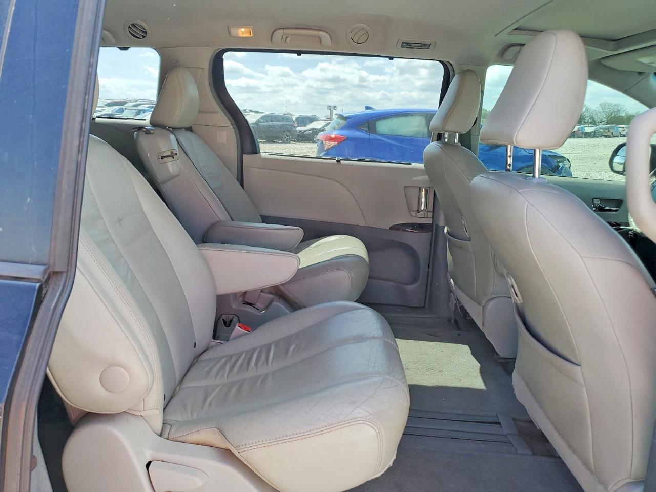 Toyota Sienna Xle 8-passenger