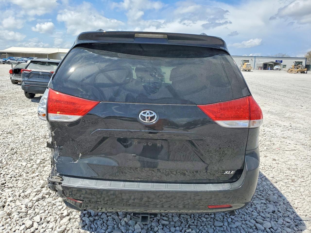 Toyota Sienna Xle 8-passenger