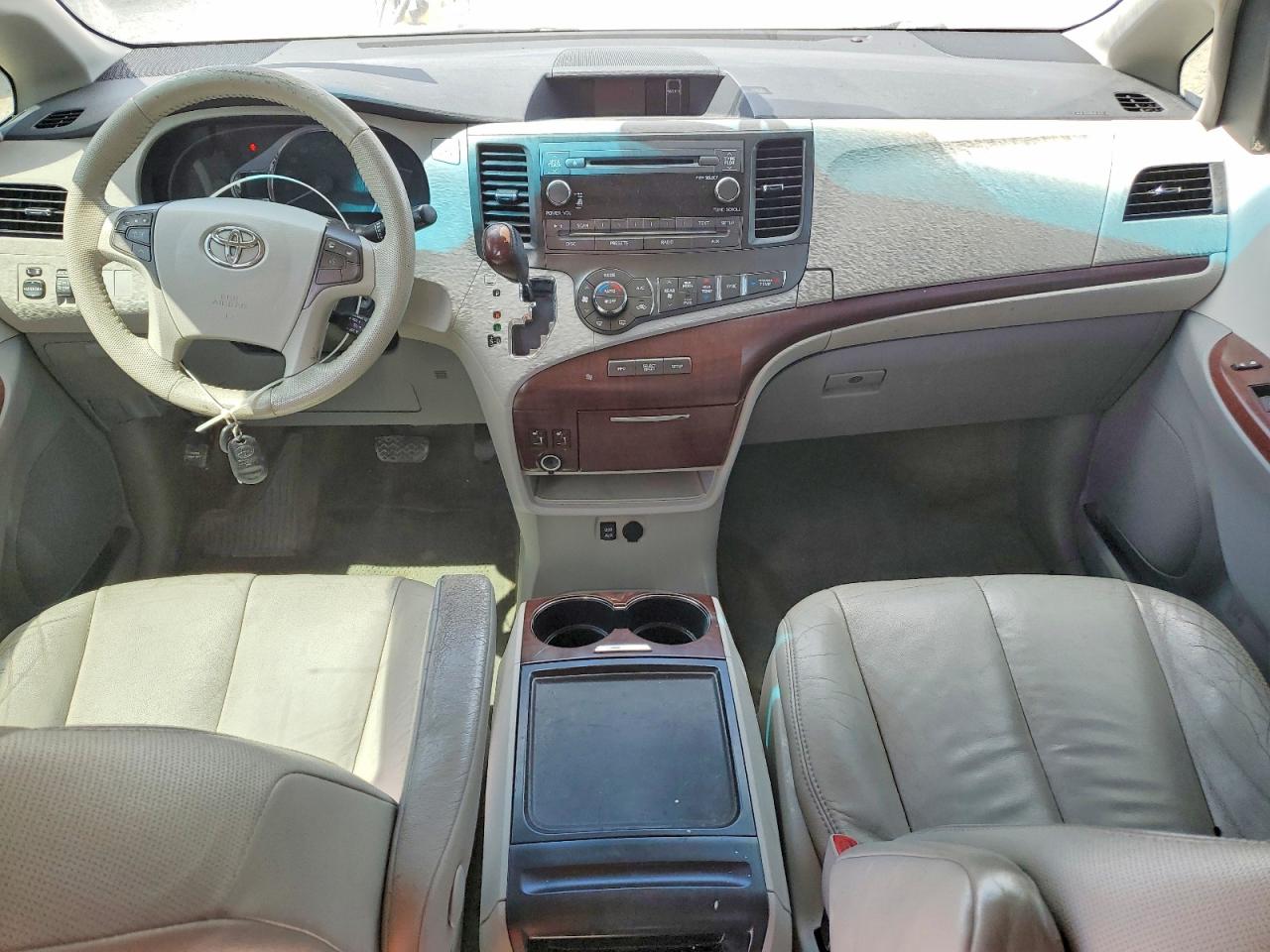 Toyota Sienna Xle 8-passenger