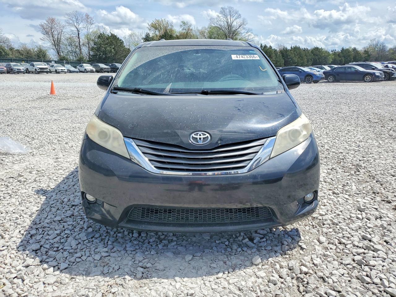 Toyota Sienna Xle 8-passenger