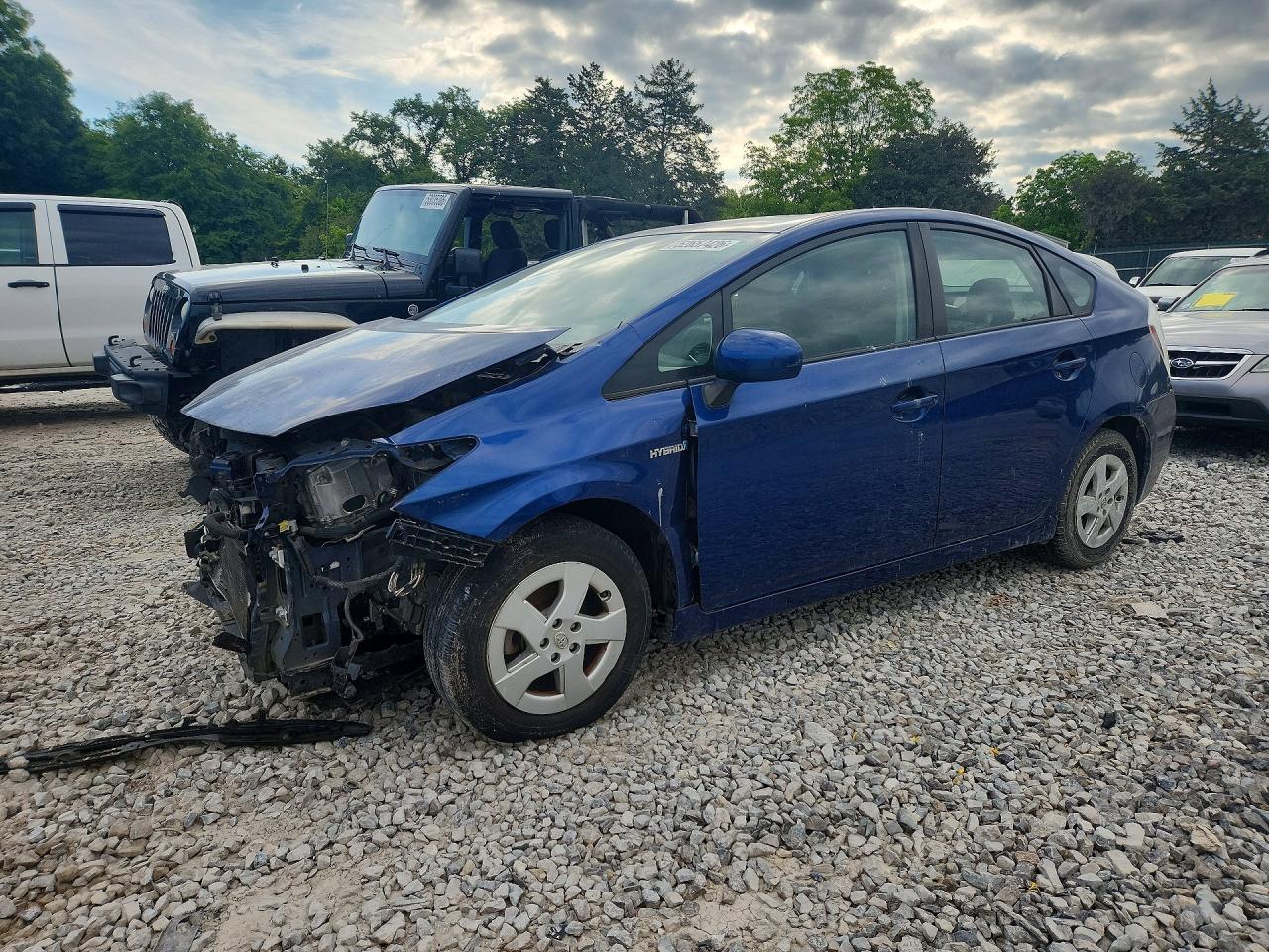 Salvage Toyota Prius Image