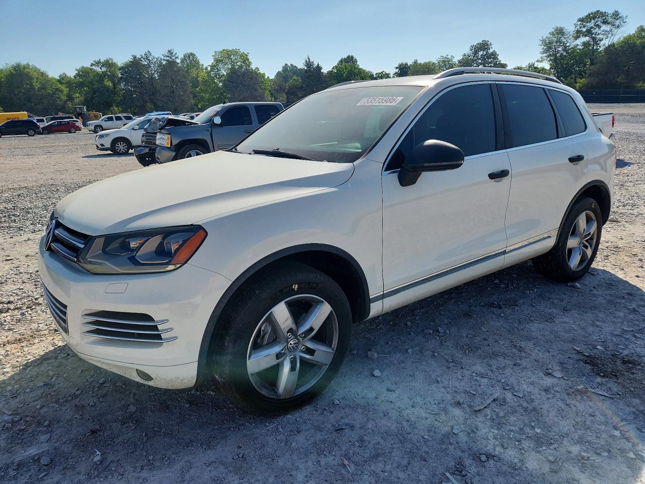 Salvage Volkswagen Touareg Image