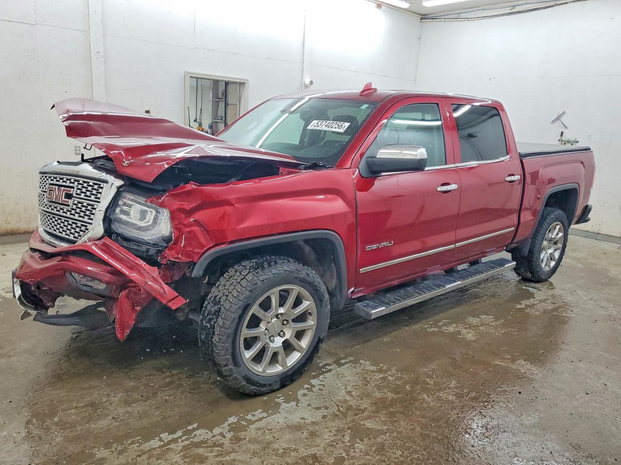 Salvage GMC Sierra Image