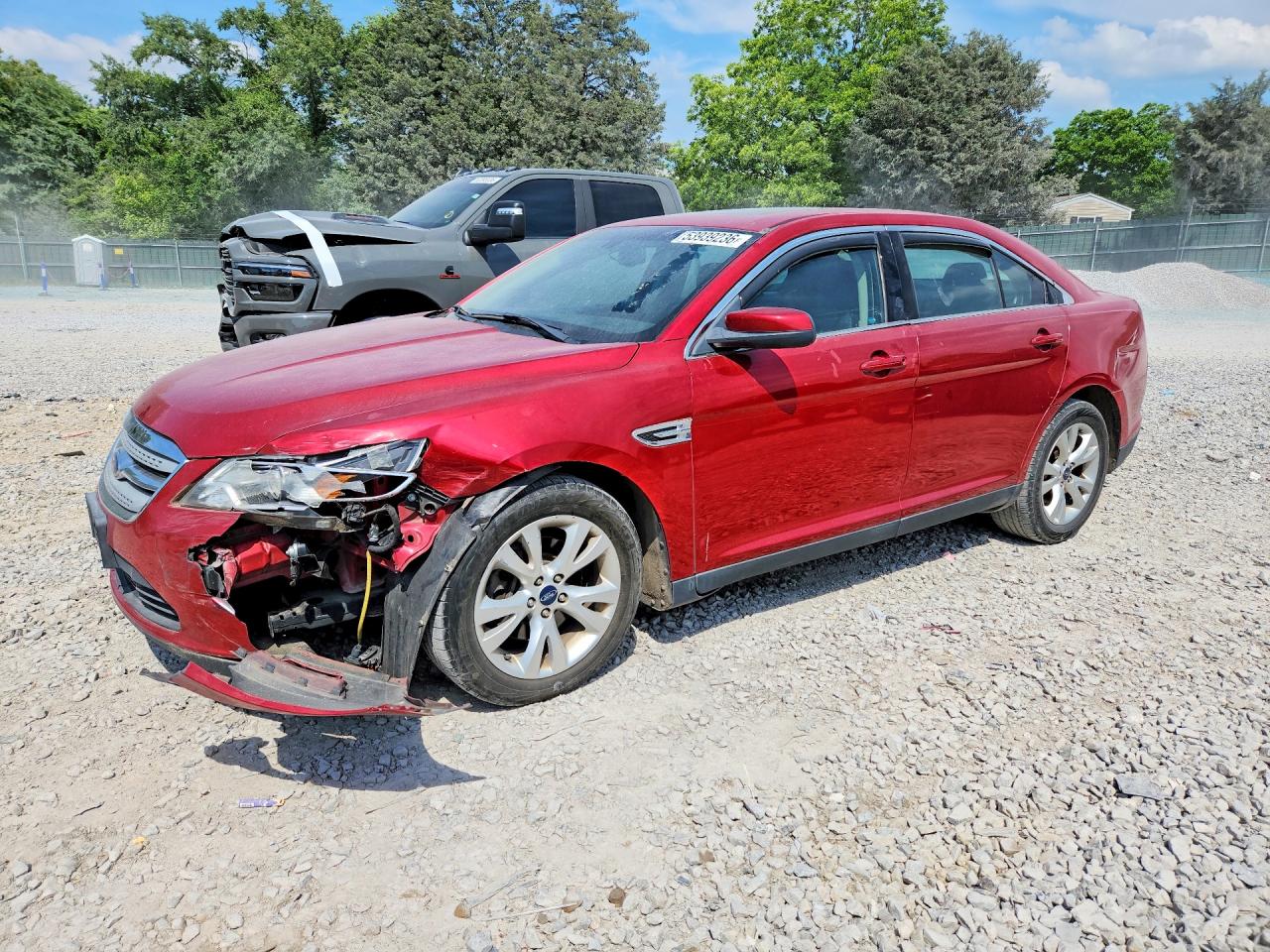 Salvage Ford Taurus Image