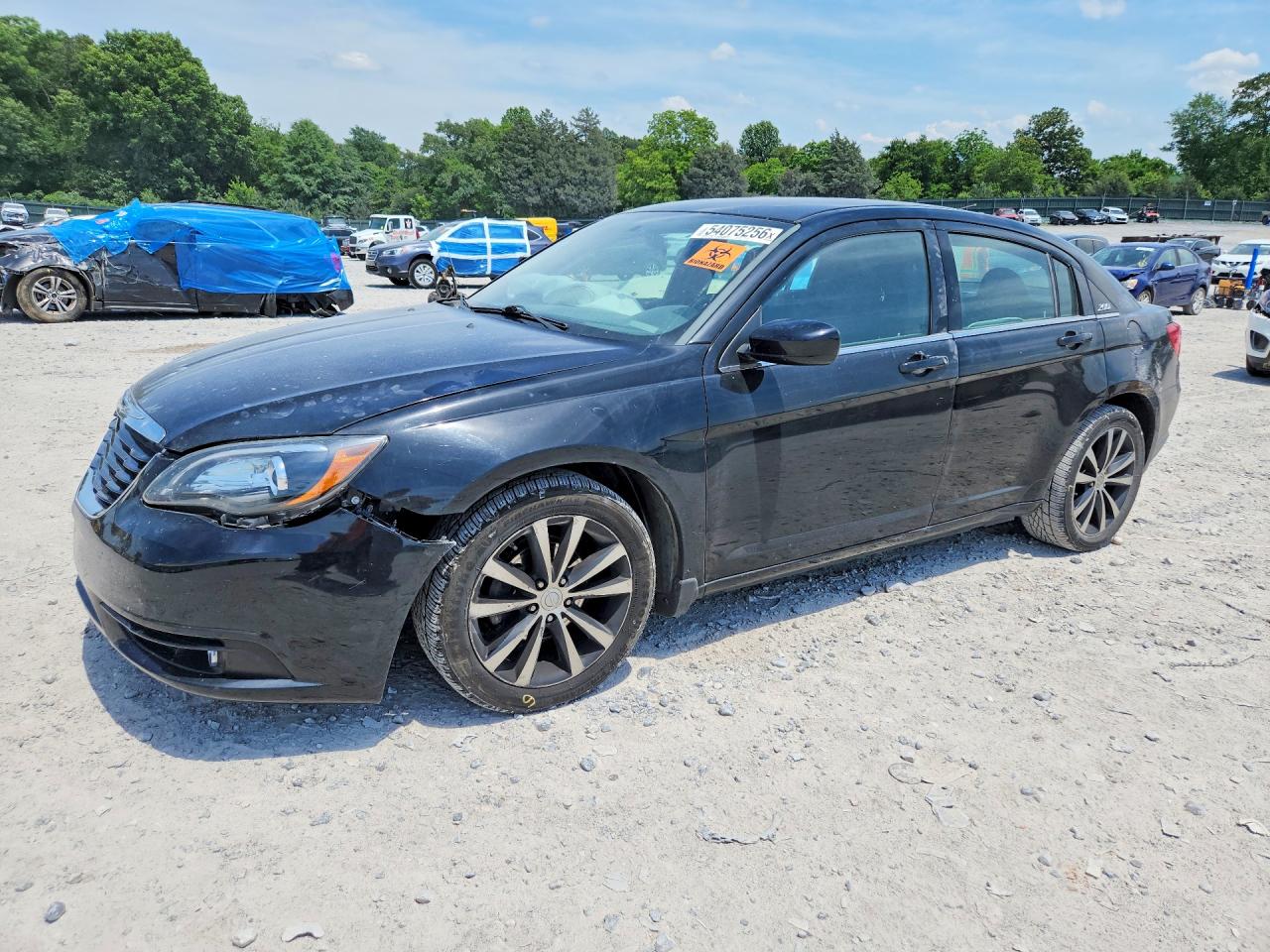 Salvage Chrysler 200 Image
