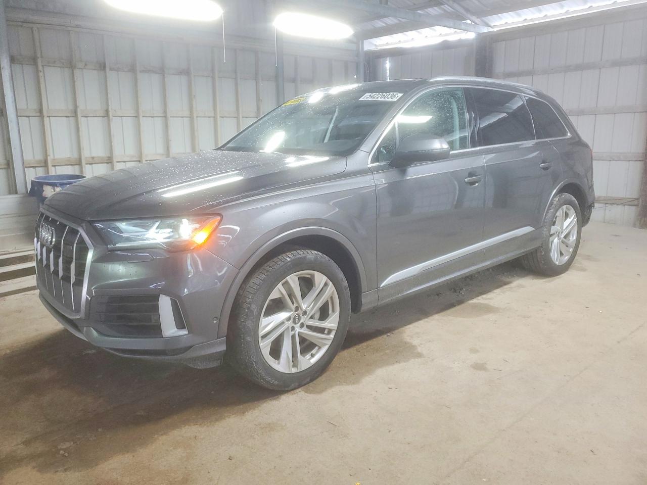 Salvage Audi Q7 Image