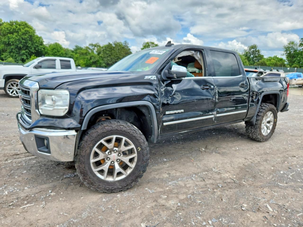 Salvage GMC Sierra Image