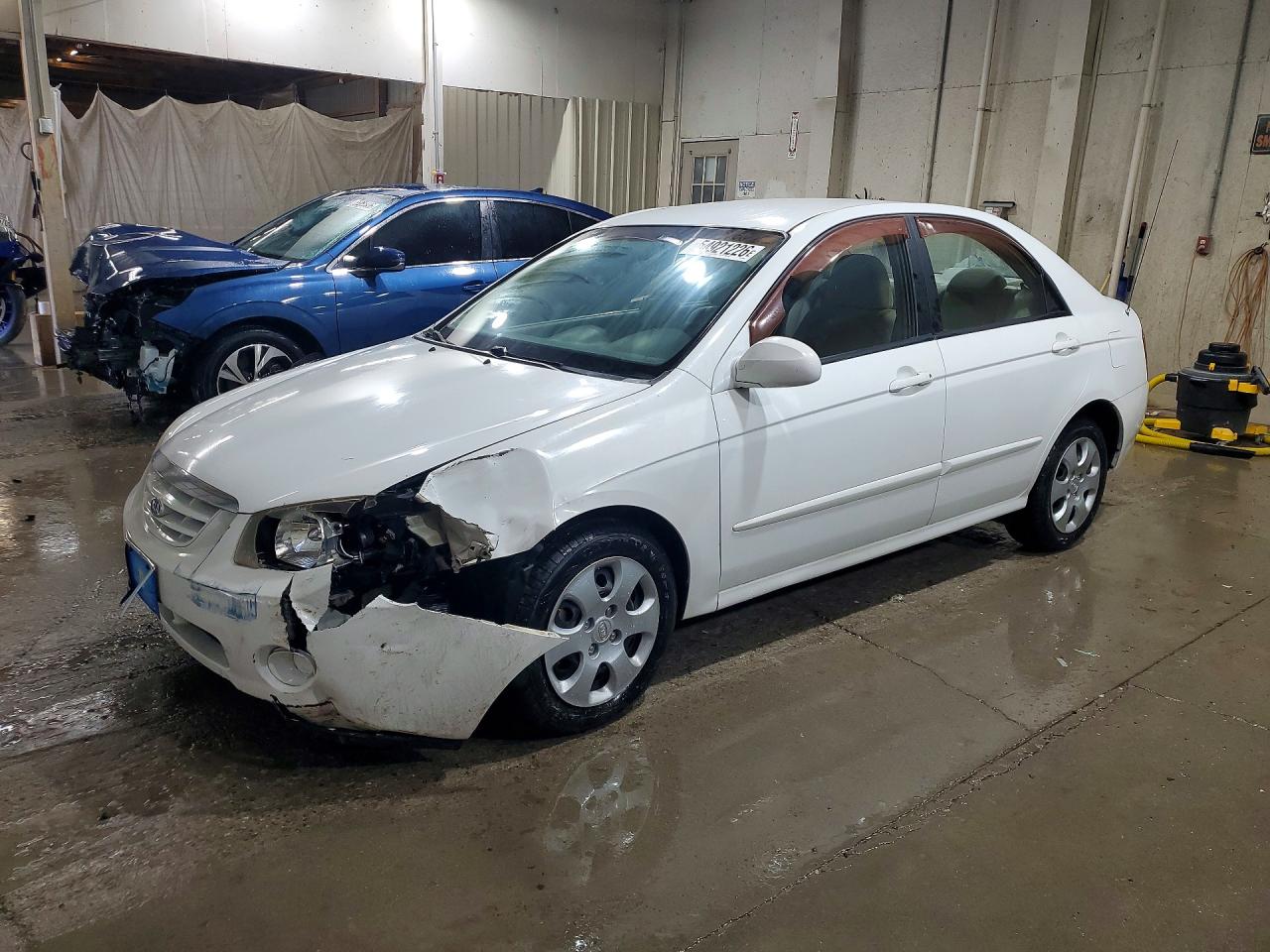 Salvage Kia Spectra Image