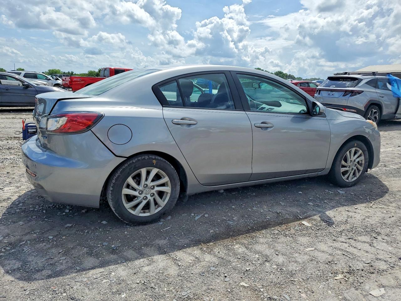 Mazda 3 I