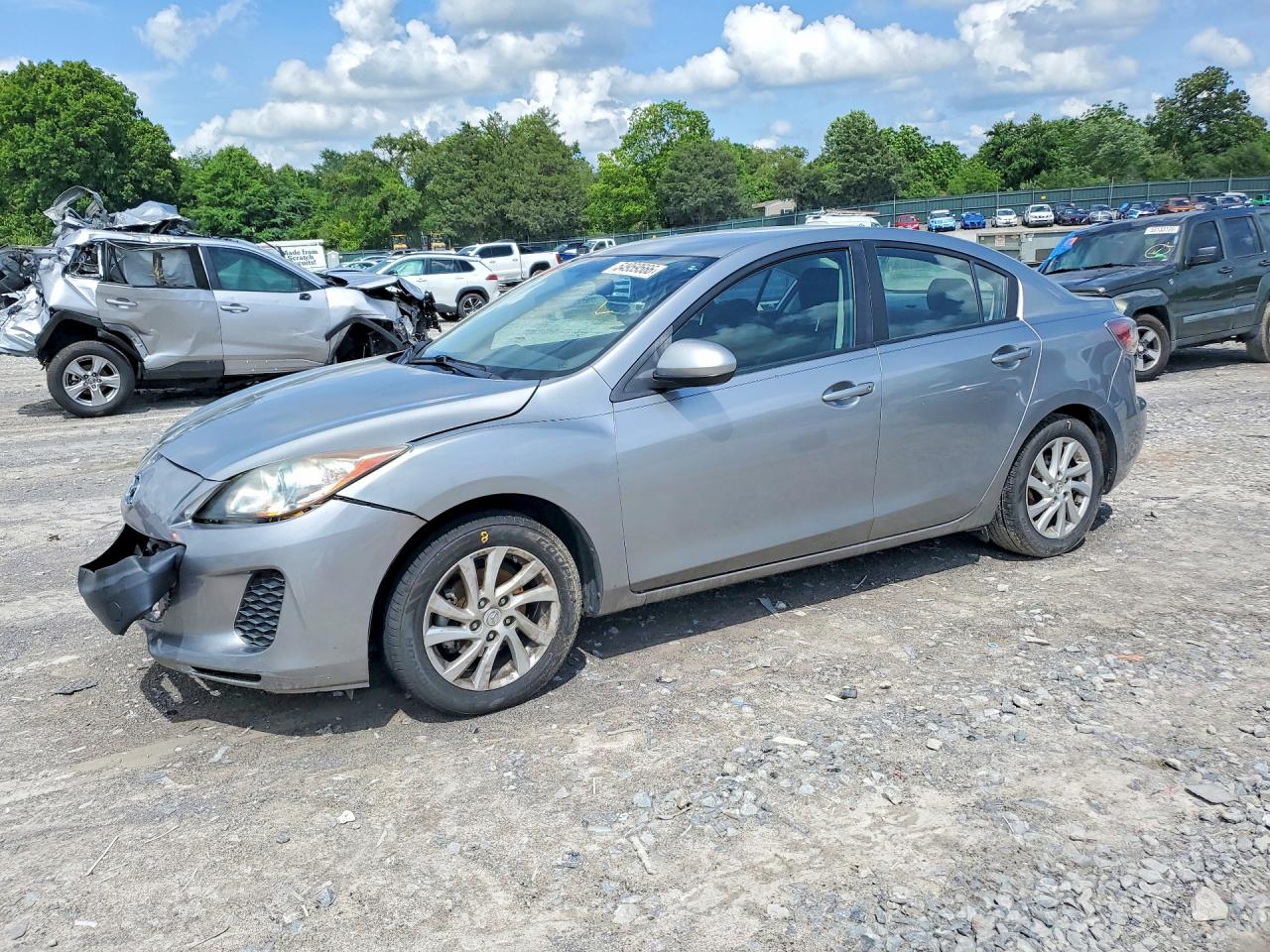 Salvage Mazda 3 Image