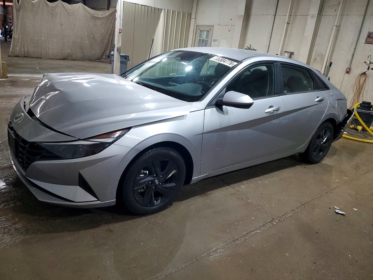 Salvage Hyundai ELANTRA Image