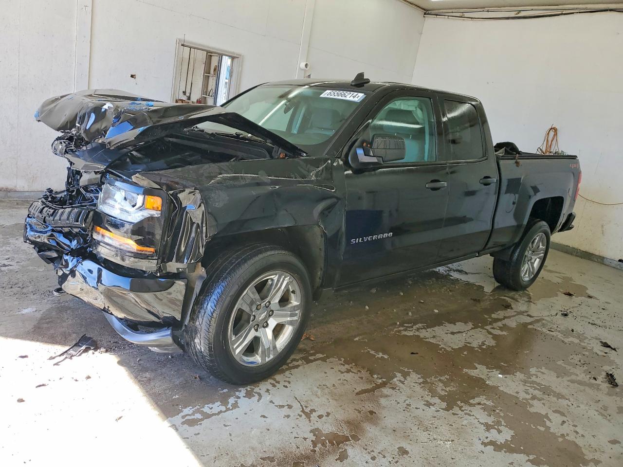 Salvage Chevrolet Silverado Image