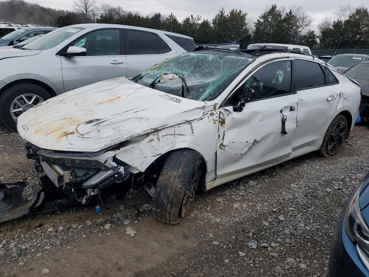Salvage Kia K5 Image