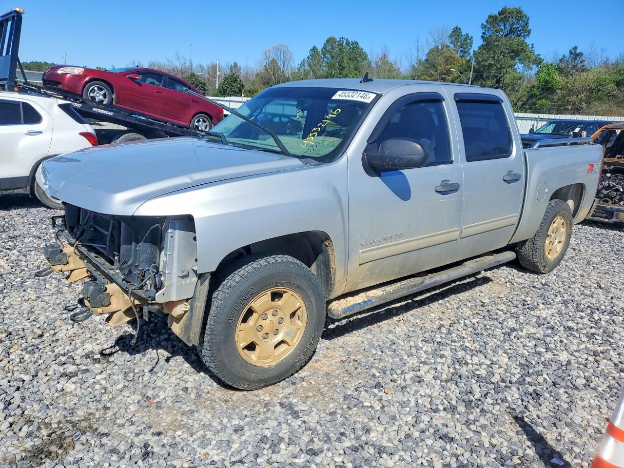 Salvage Chevrolet Silverado Image