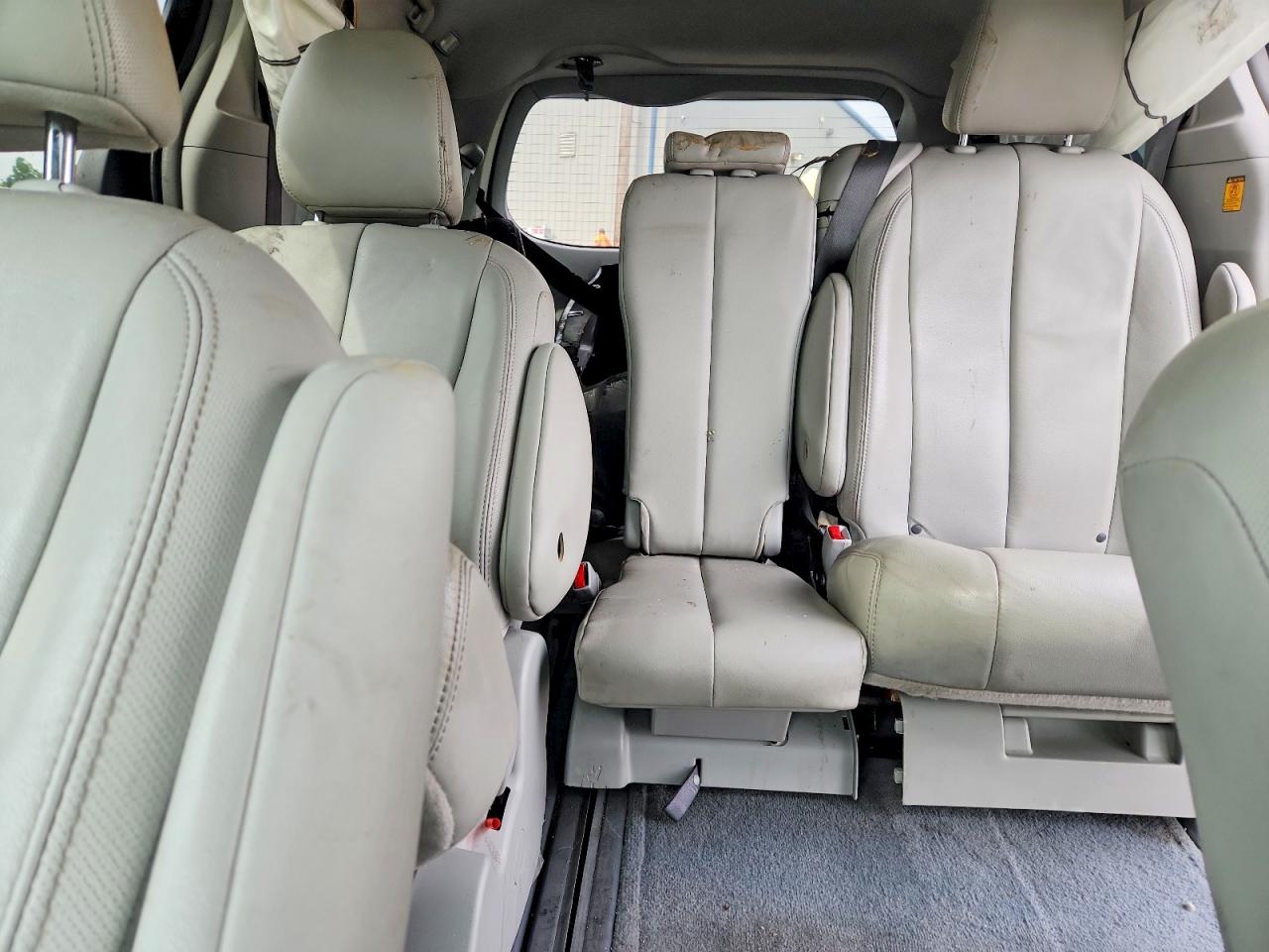 Toyota Sienna Xle 8-passenger