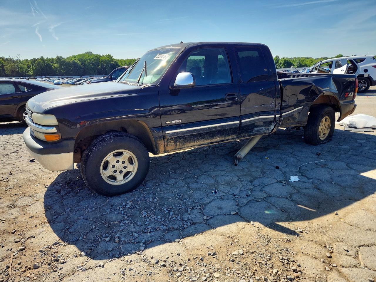 Salvage Chevrolet Silverado Image
