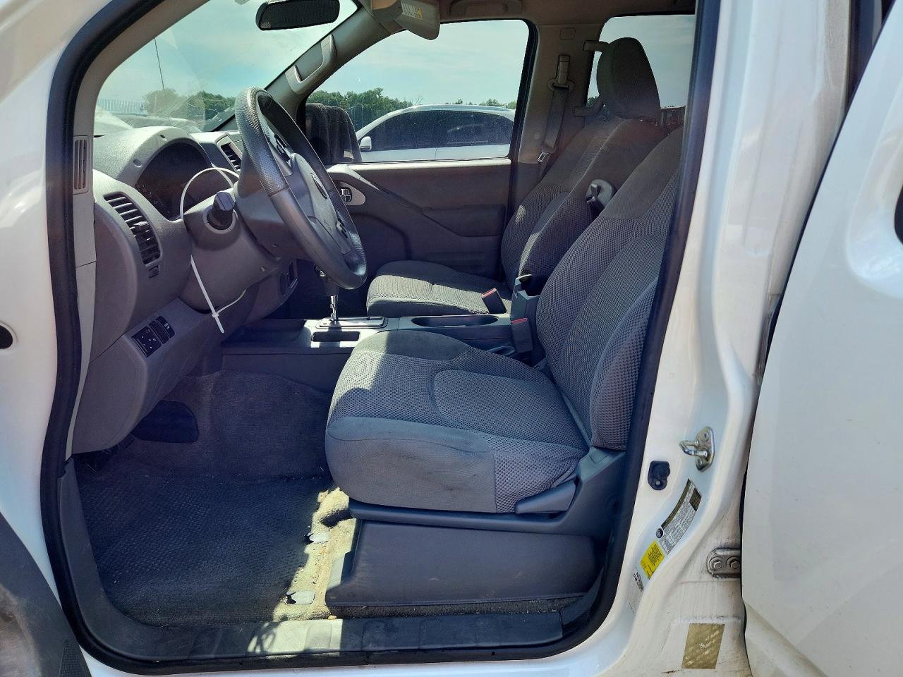 Nissan Frontier Sv