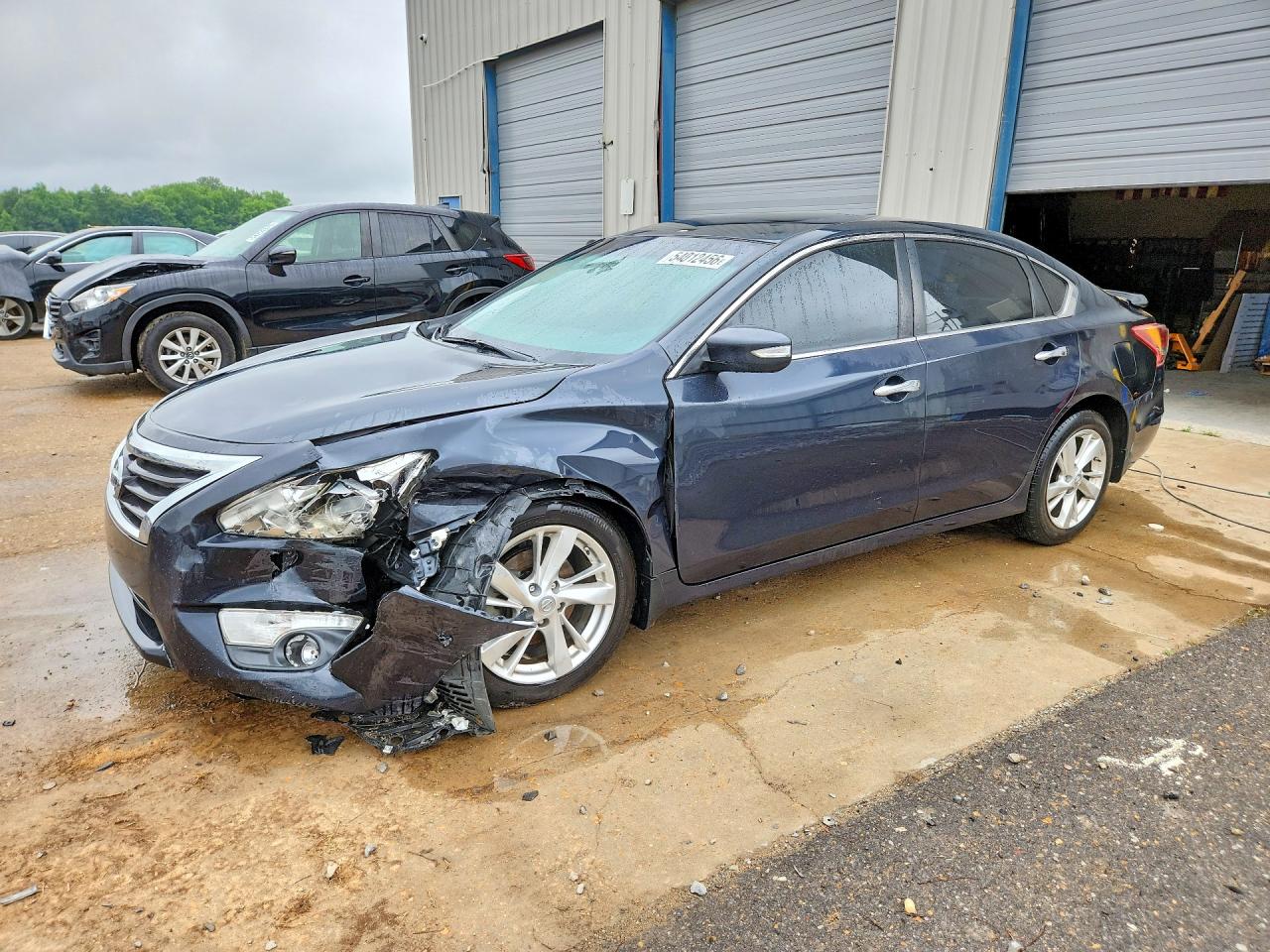 Salvage Nissan Altima Image