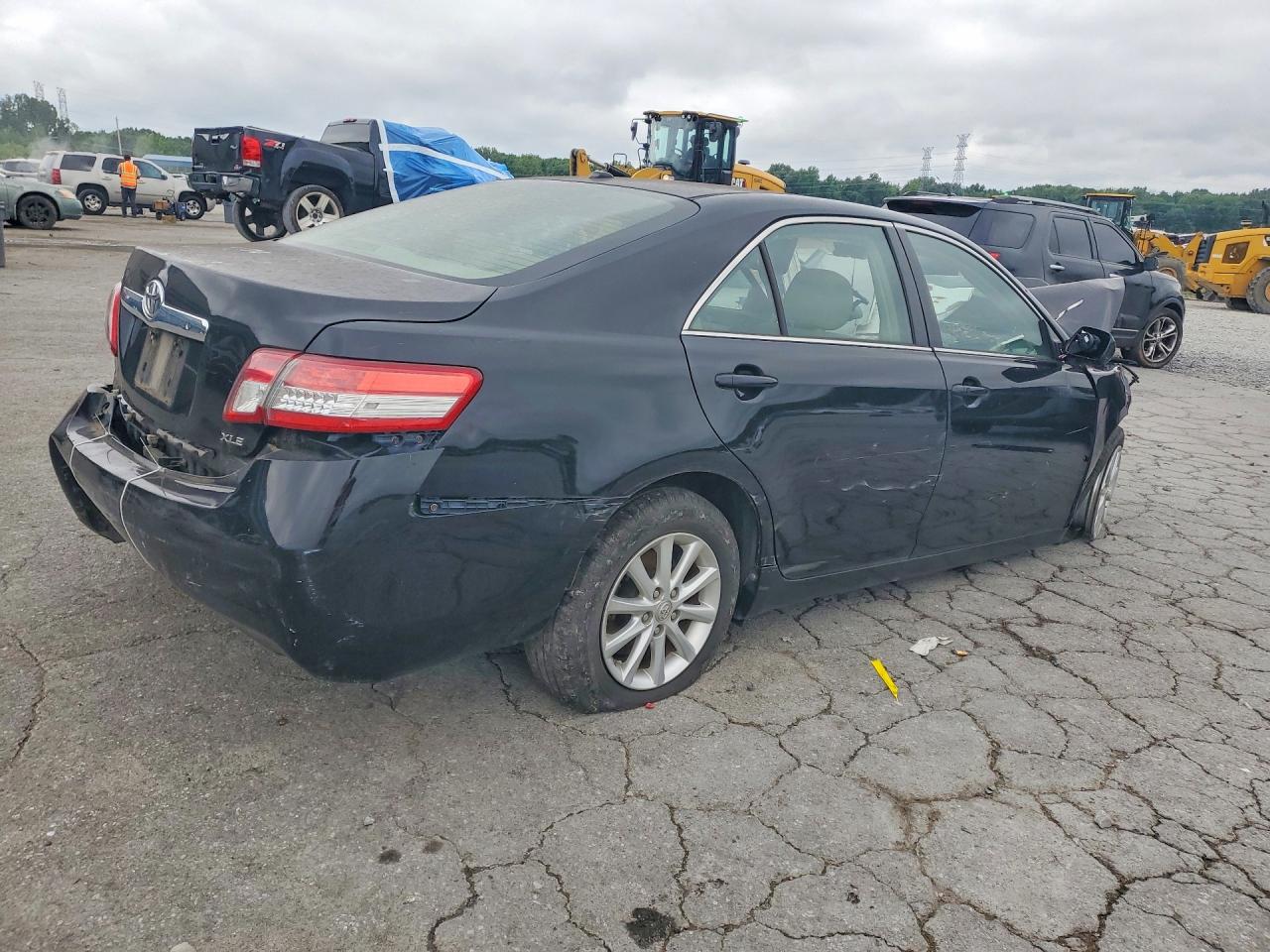 Toyota Camry Xle V6