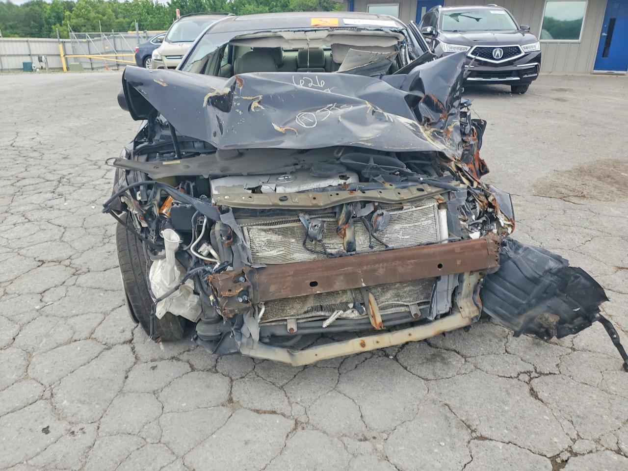 Toyota Camry Xle V6