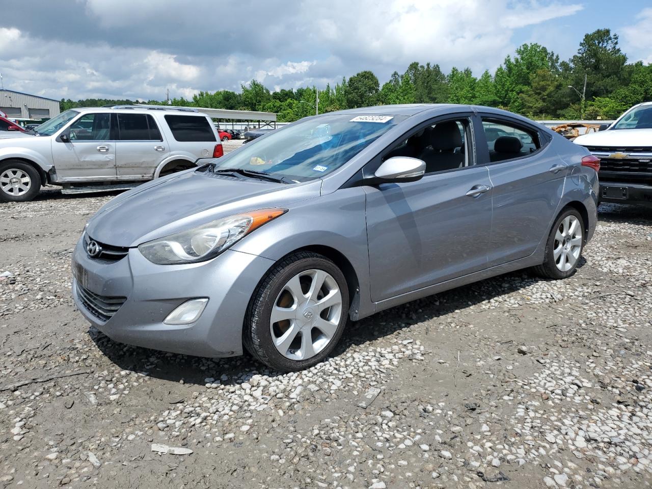 Salvage Hyundai ELANTRA Image