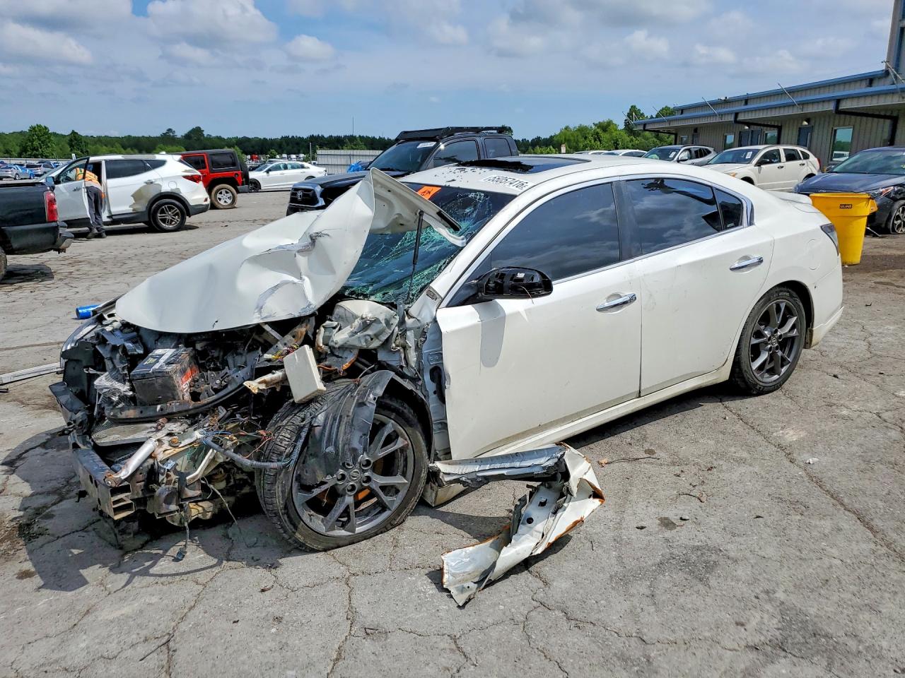 Salvage Nissan Maxima Image