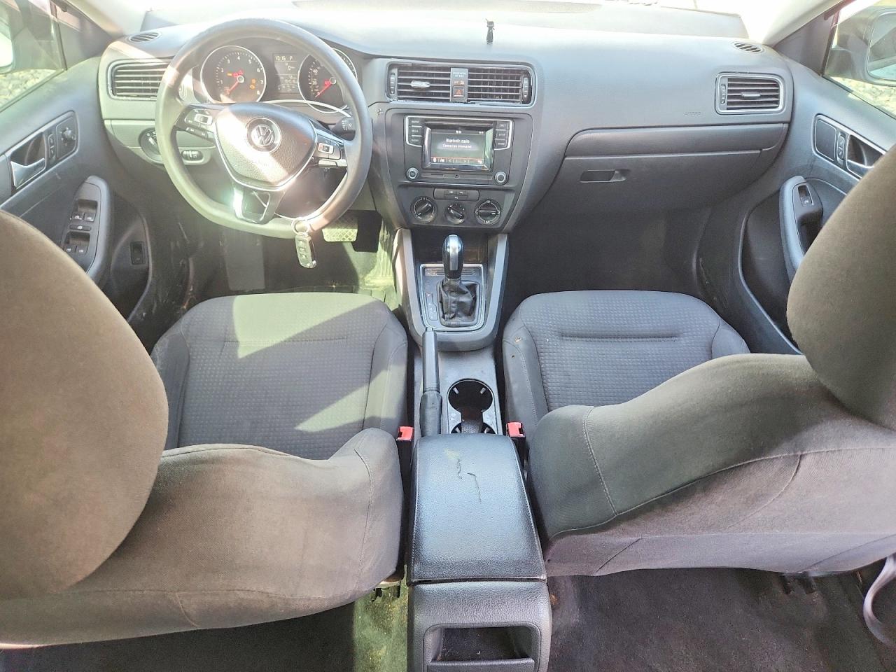 Volkswagen Jetta S