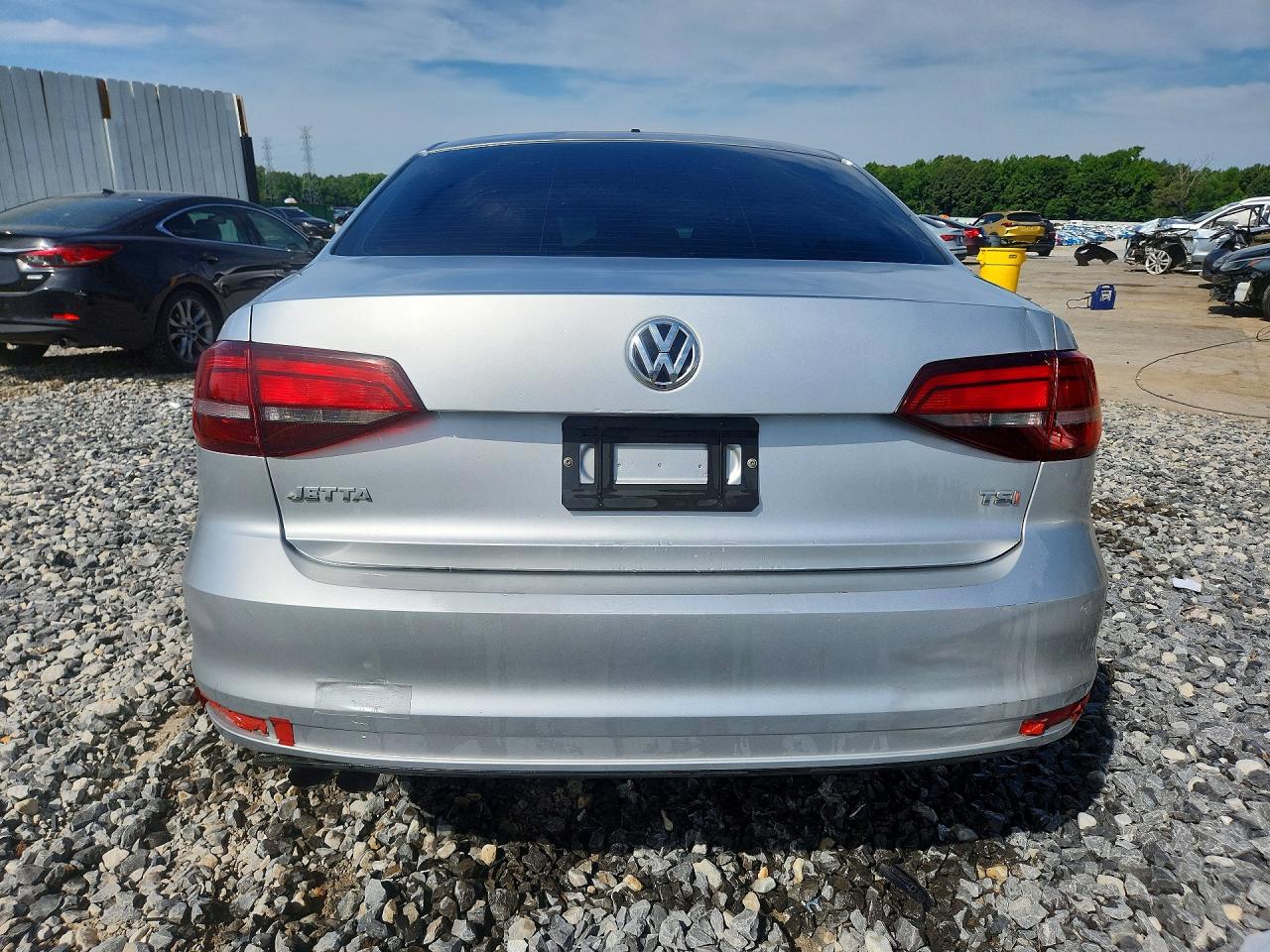 Volkswagen Jetta S
