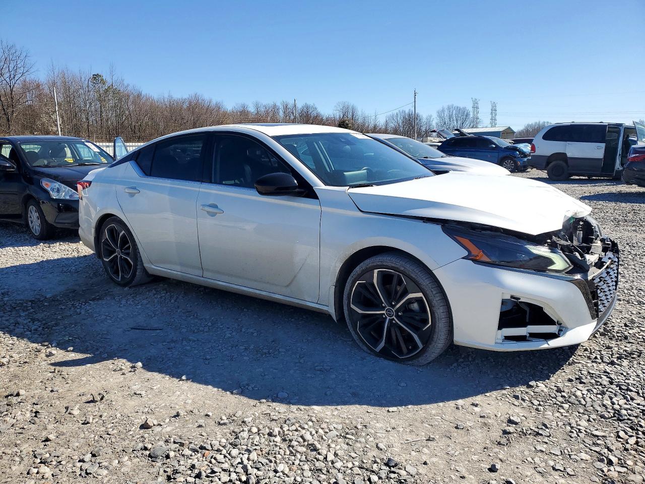 Nissan Altima Sr
