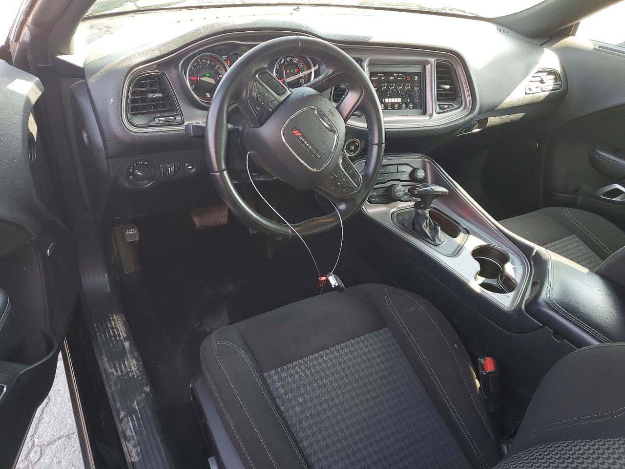 Dodge Challenger Sxt