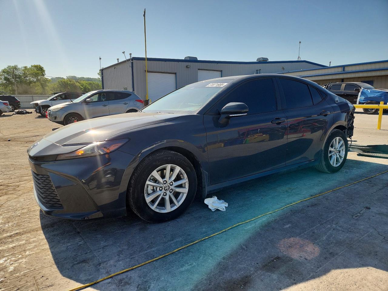 Salvage Toyota Camry Image
