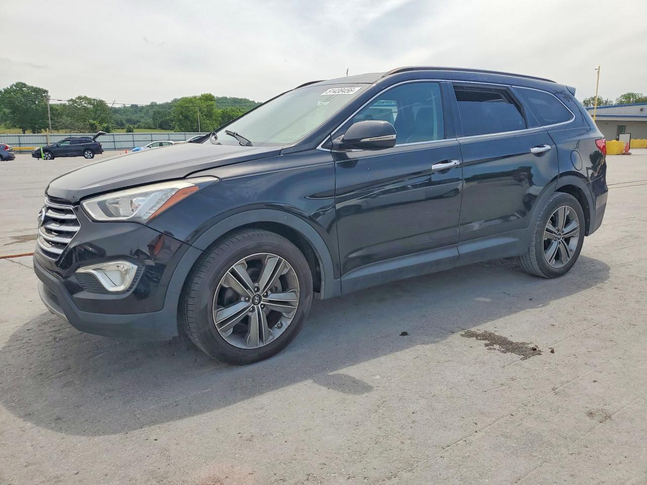 Salvage Hyundai SANTA FE Image