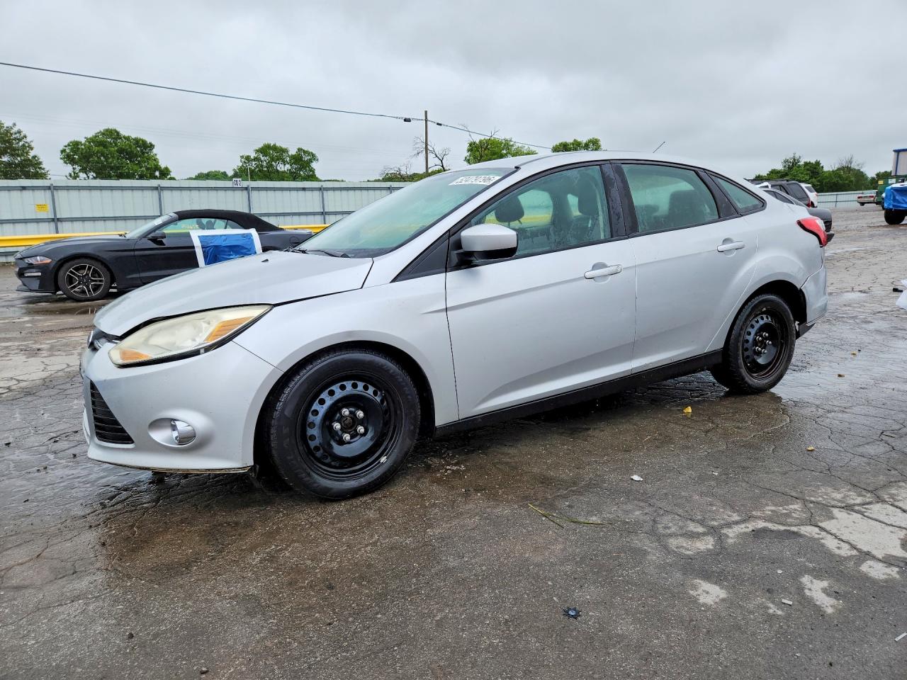 Salvage Ford Focus Image