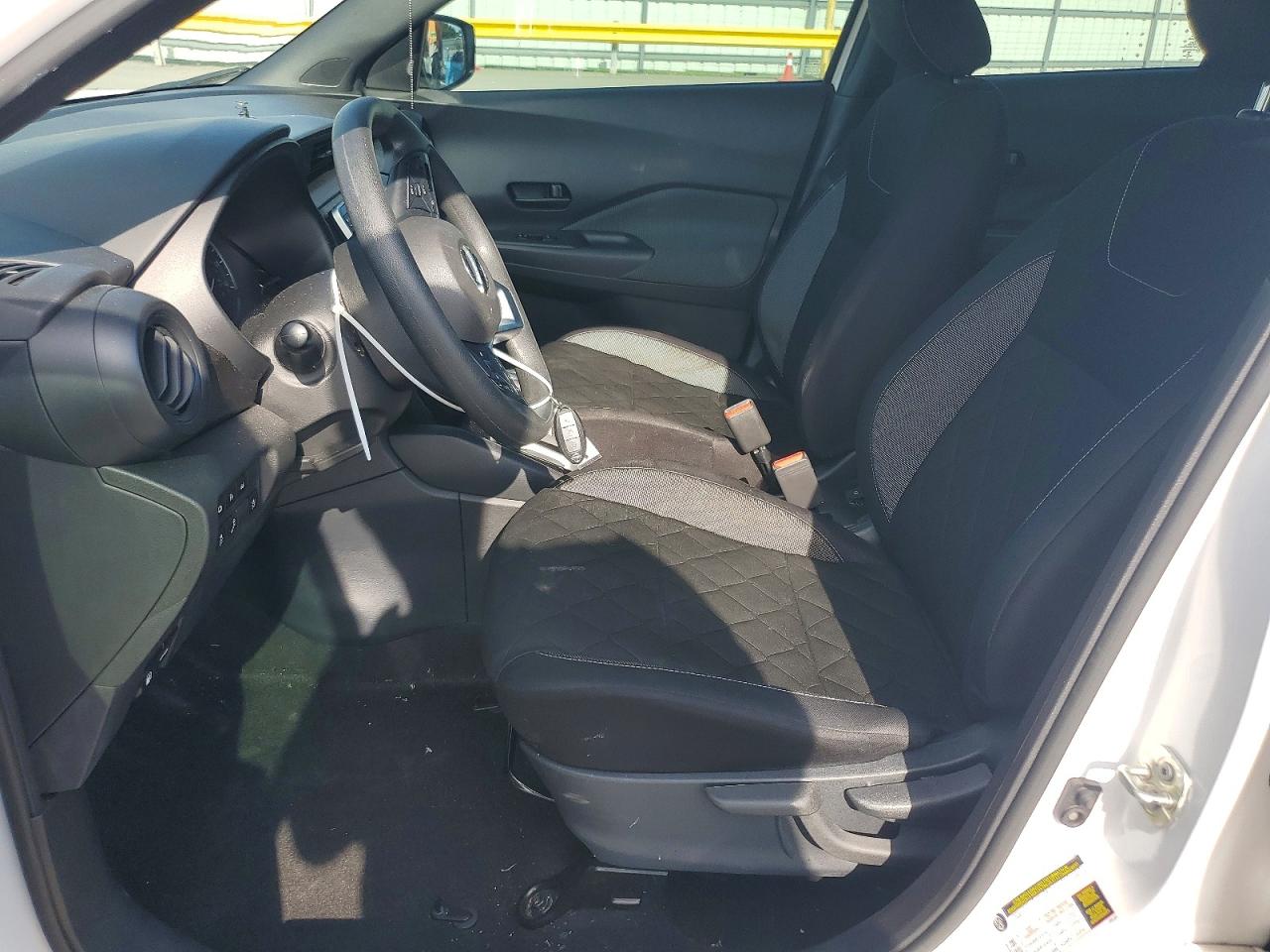 Nissan Kicks S