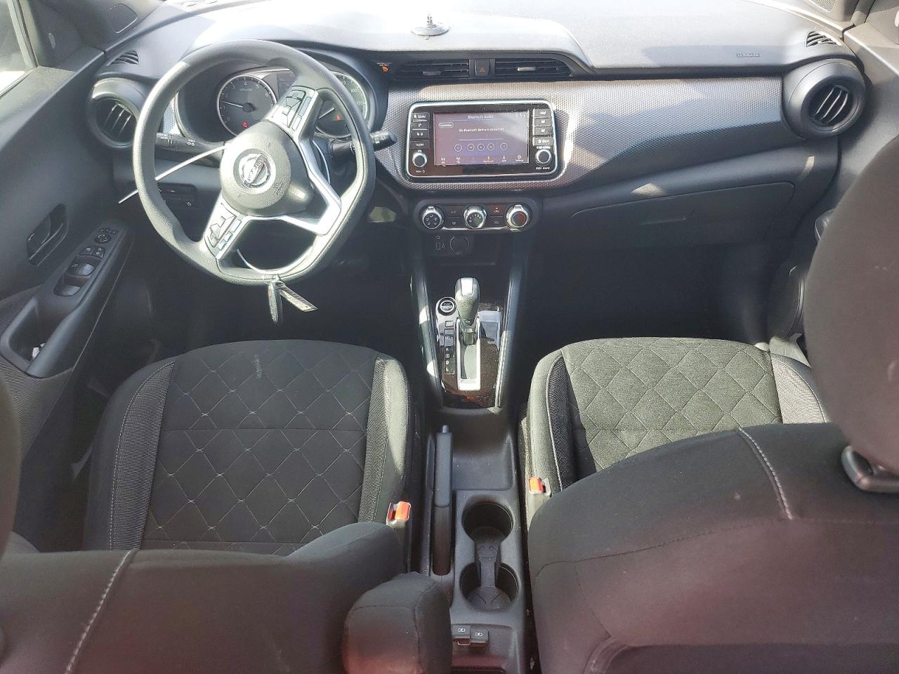 Nissan Kicks S