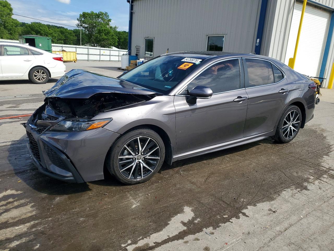 Salvage Toyota Camry Image