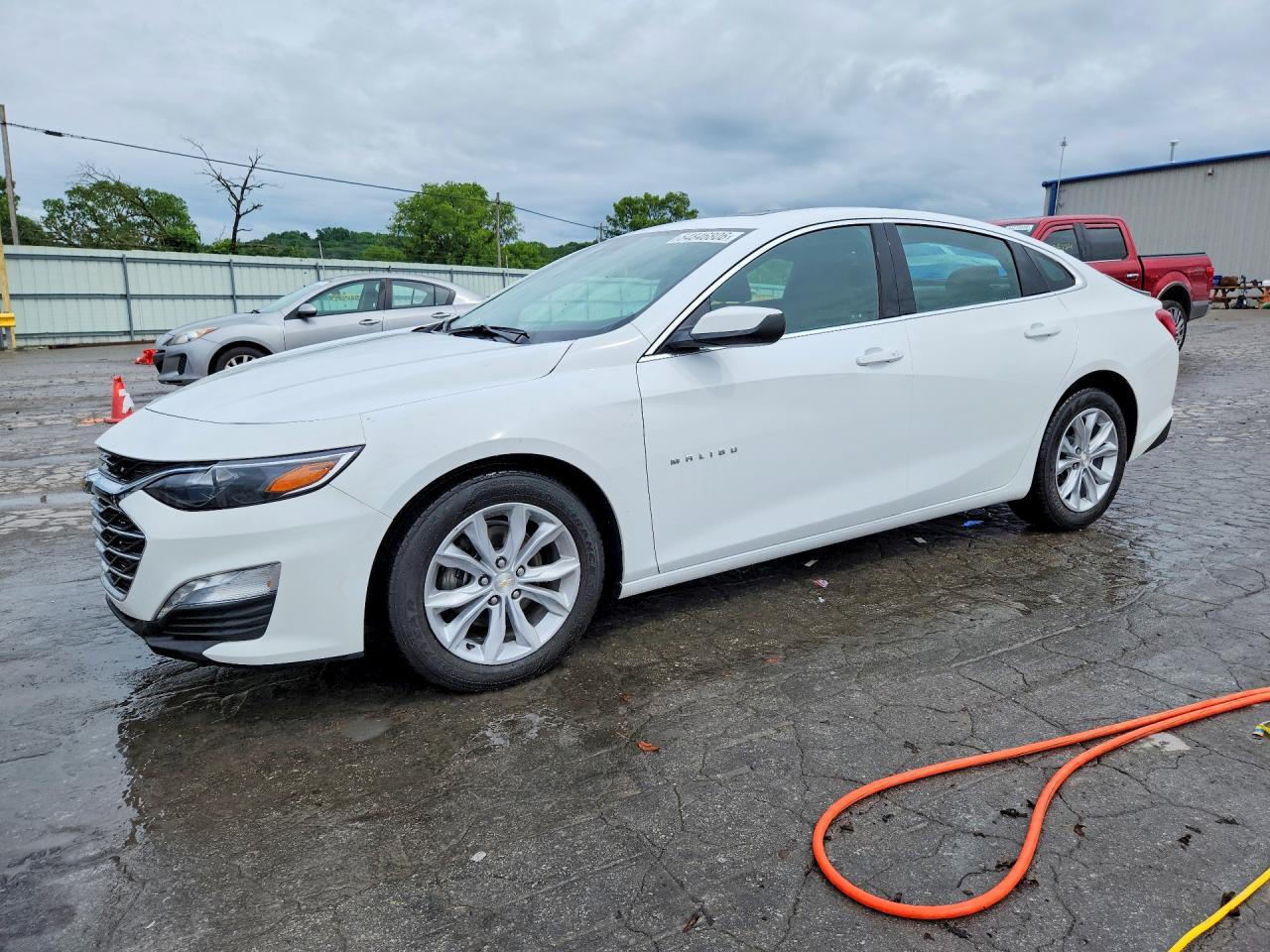 Salvage Chevrolet Malibu Image