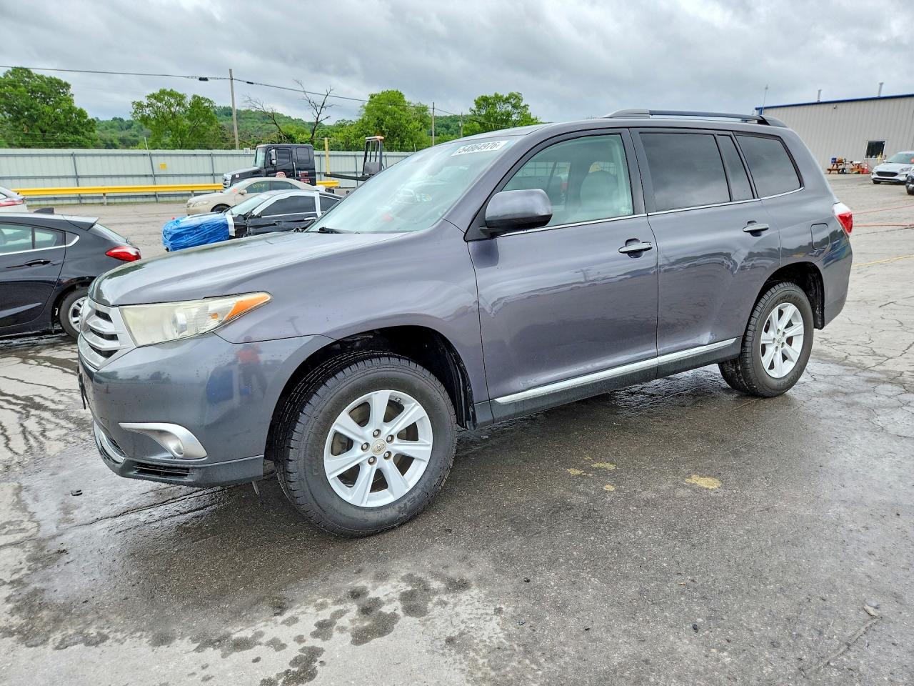 Salvage Toyota Highlander Image