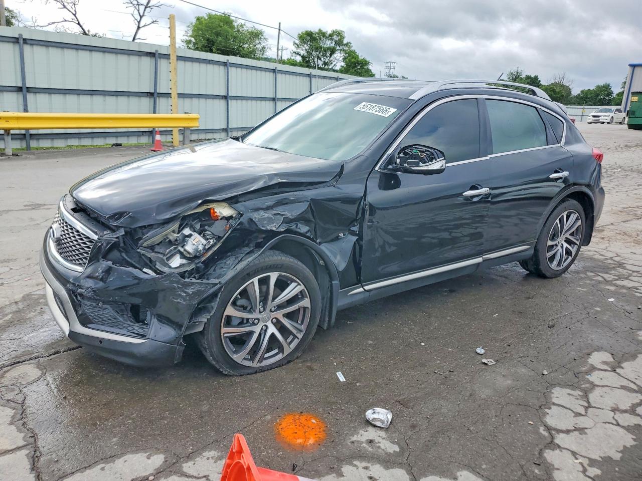Salvage INFINITI Qx Image