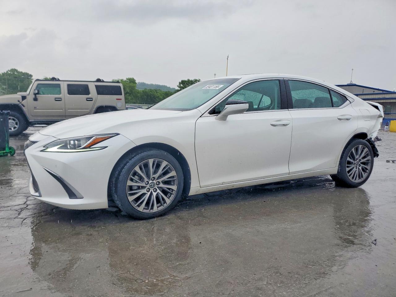 Salvage Lexus Es Image