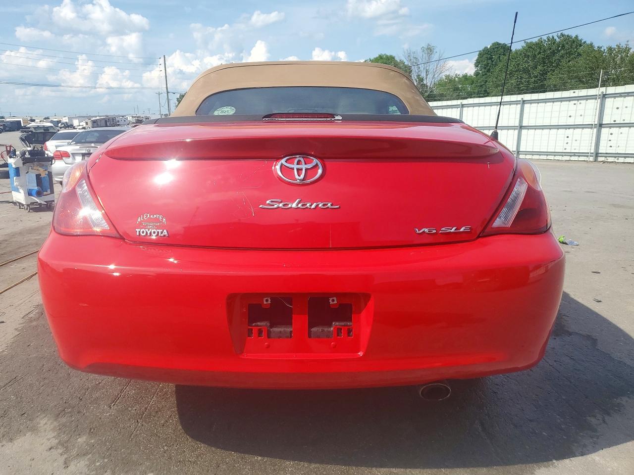 Toyota Camry Sle V6