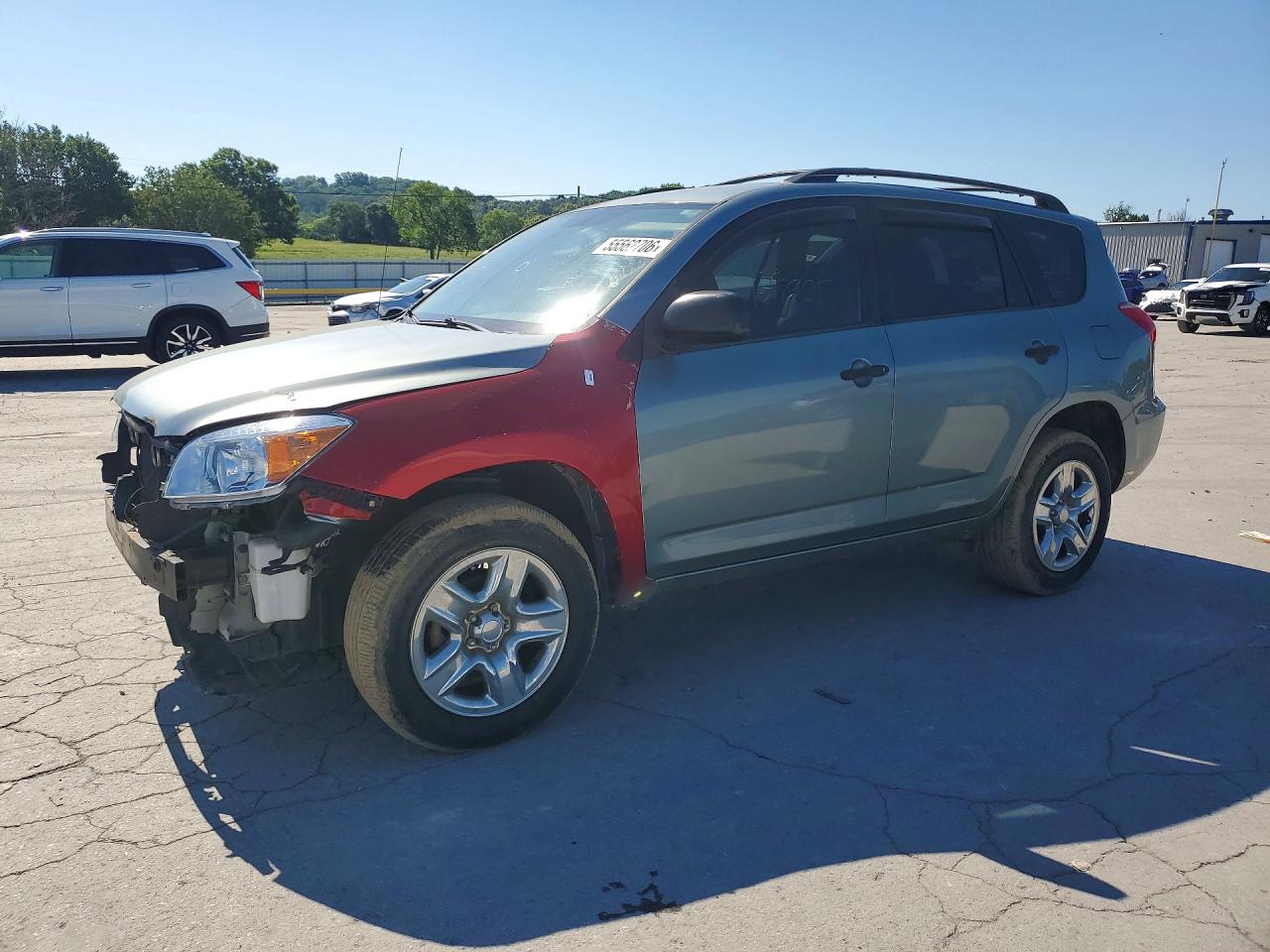 Salvage Toyota RAV4 Image