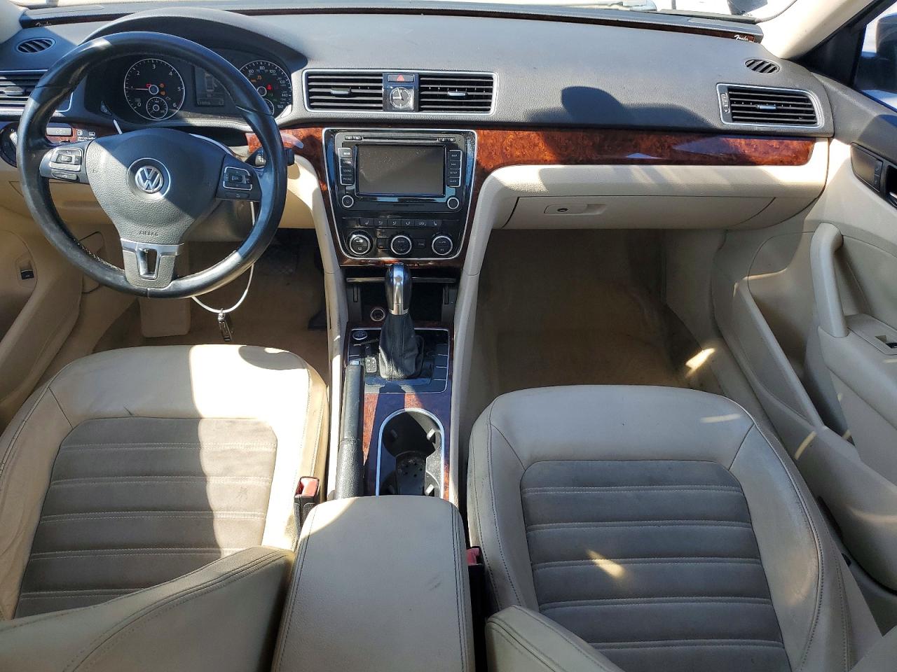 Volkswagen Passat Sel