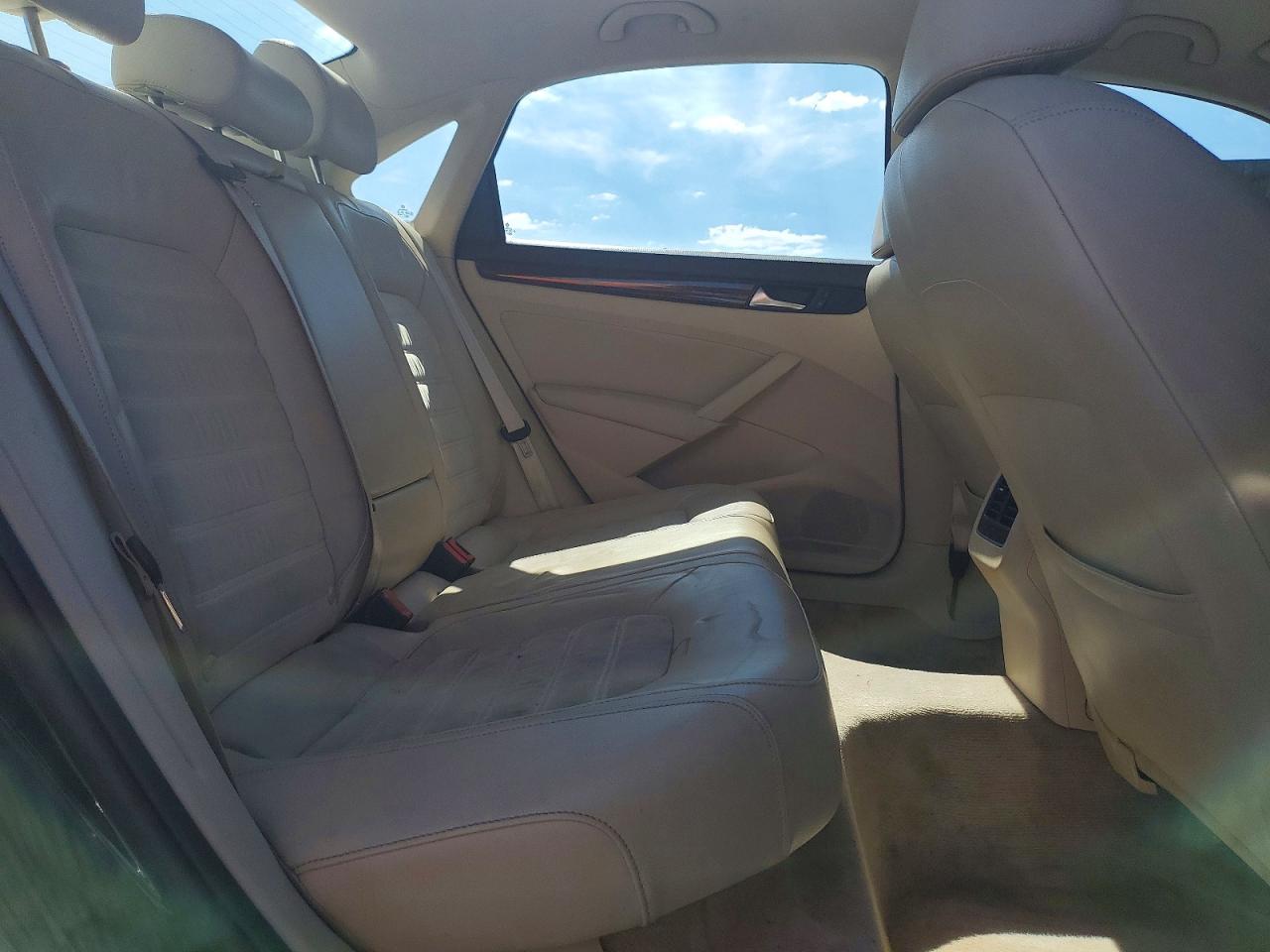 Volkswagen Passat Sel