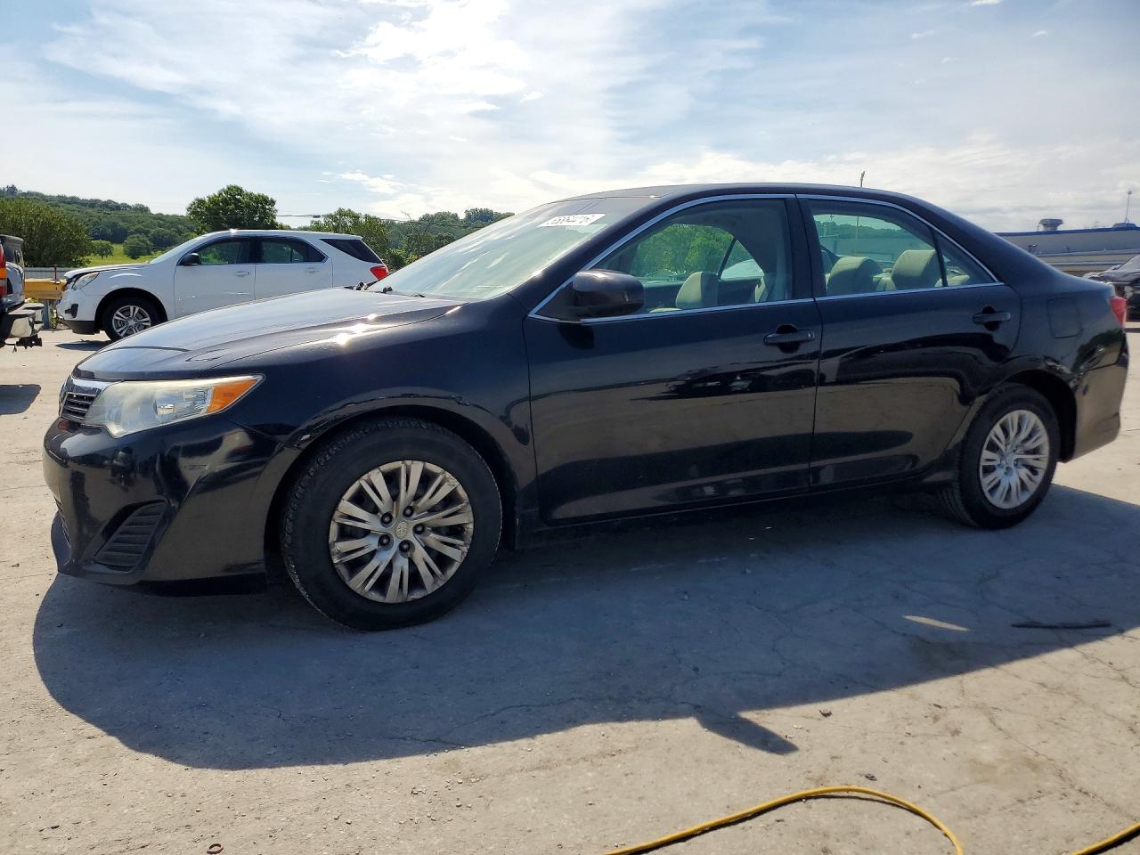 Salvage Toyota Camry Image