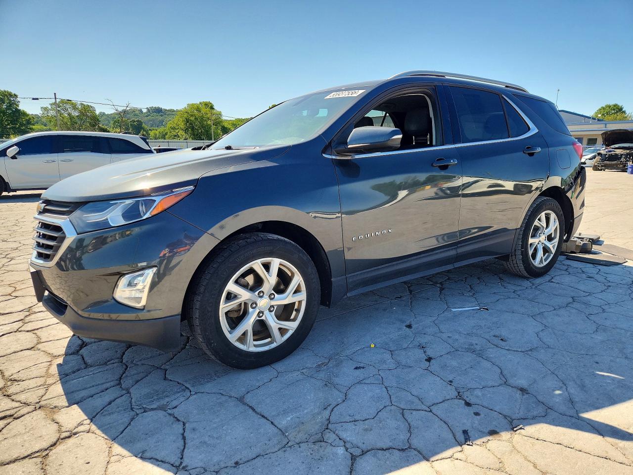 Salvage Chevrolet Equinox Image