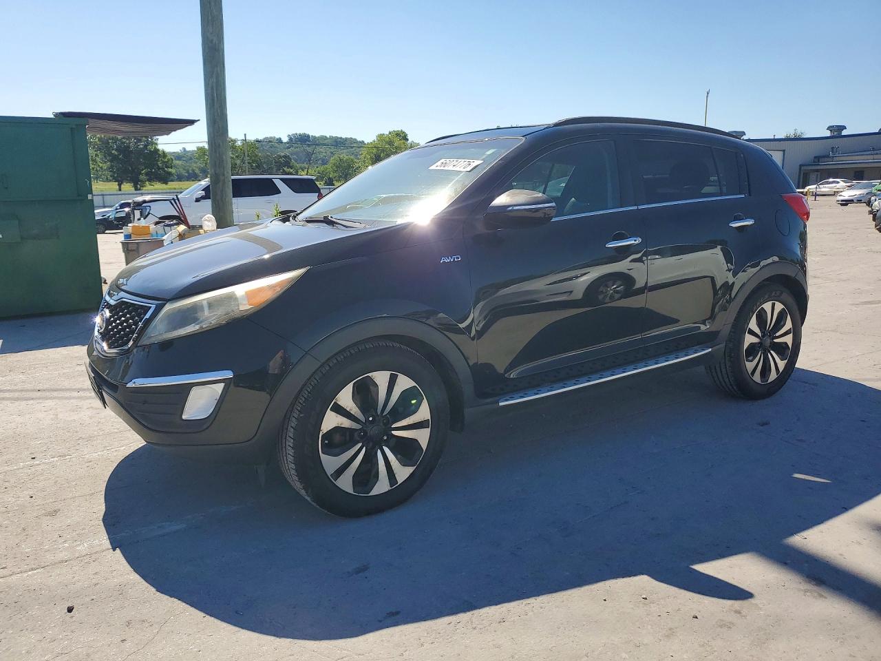 Salvage Kia Sportage Image