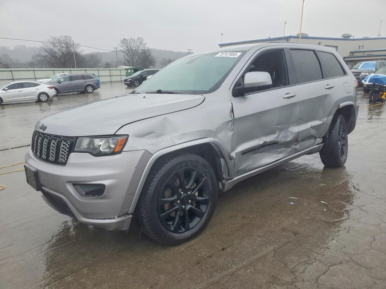 Salvage Jeep Grand Cherokee Image