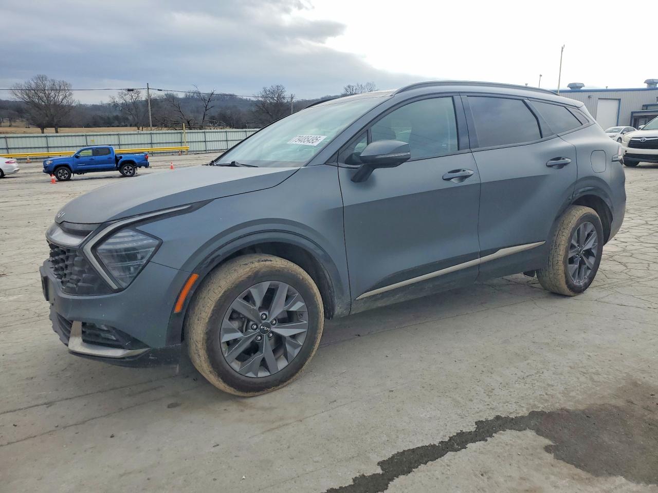 Salvage Kia Sportage Image
